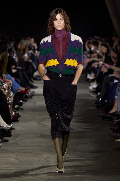 Look 12